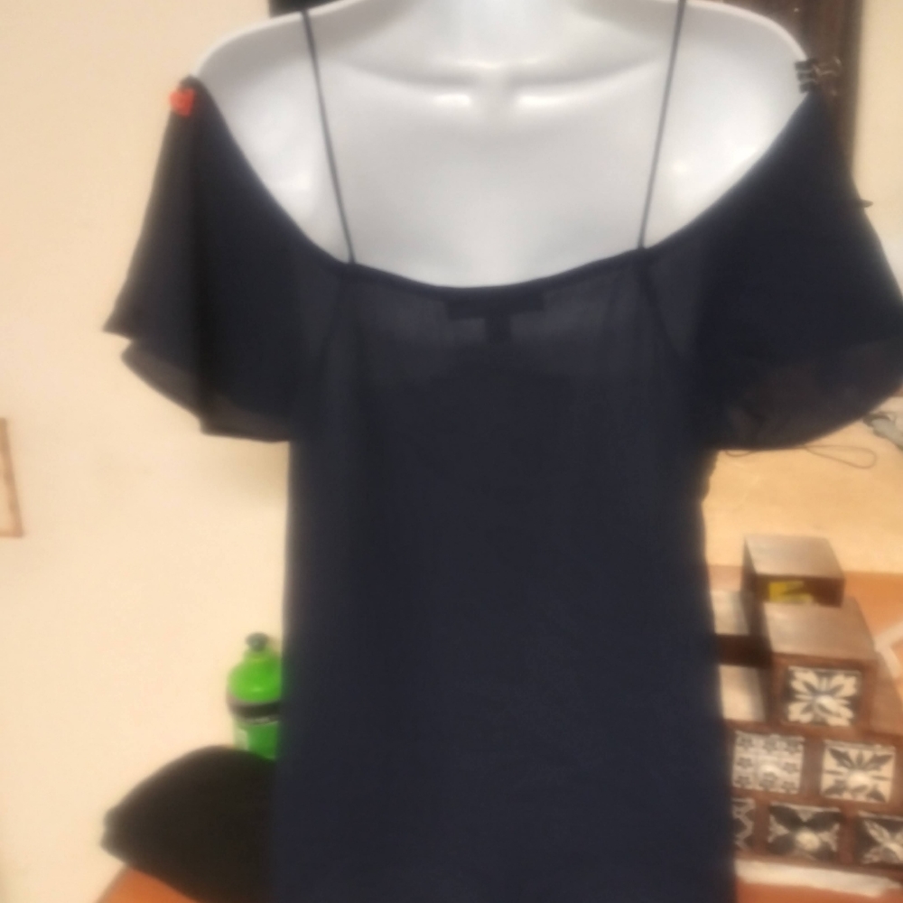 Tops - Picture 2 of 3